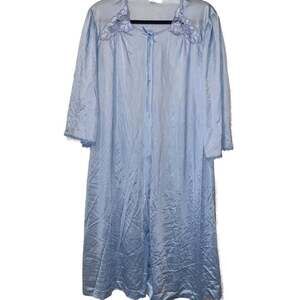 1980s Lorraine Pale Blue Embroidered Peignoir Nightgown